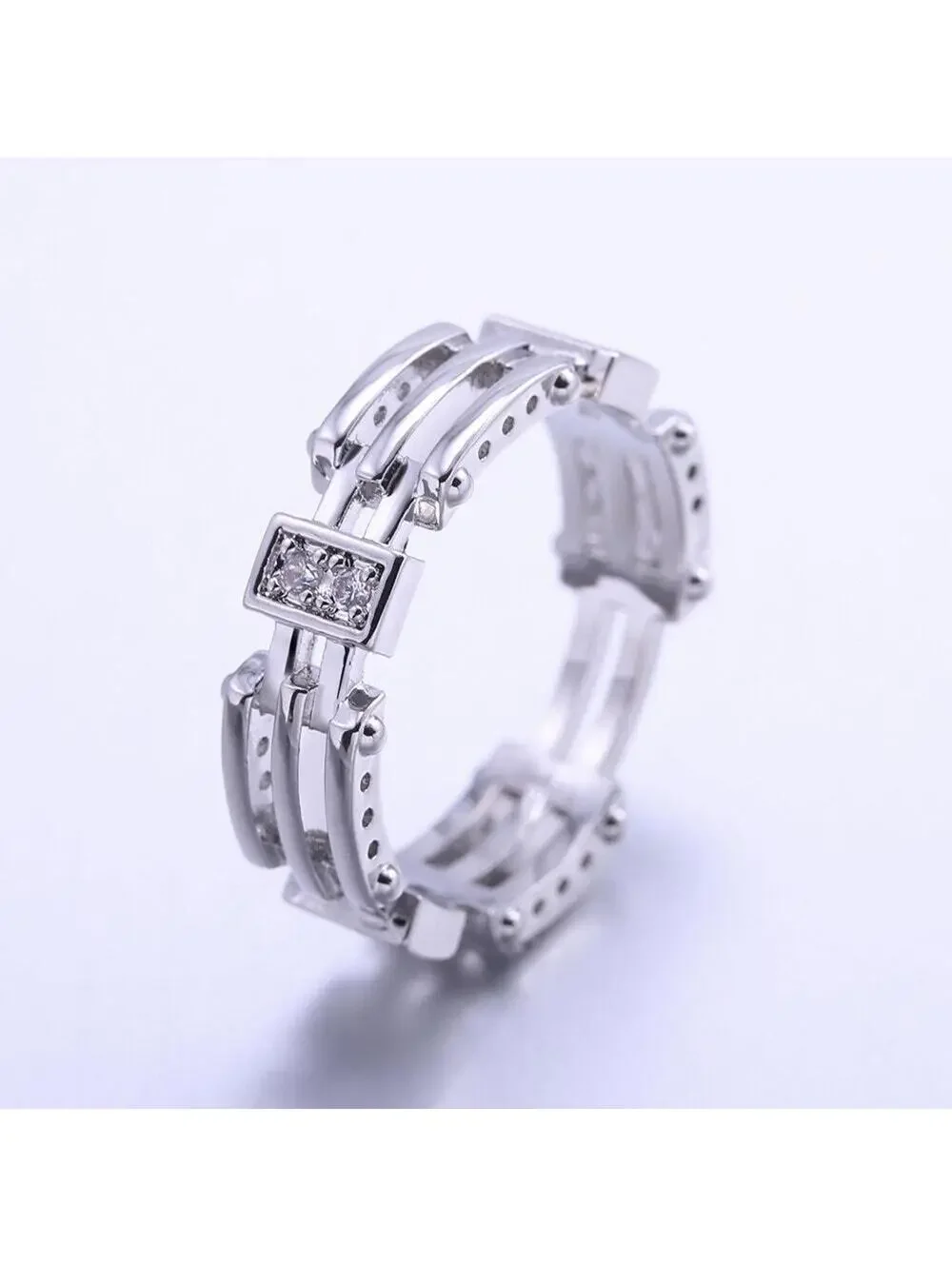 Interlocking band RING with accents - Silver - CZs- size 8